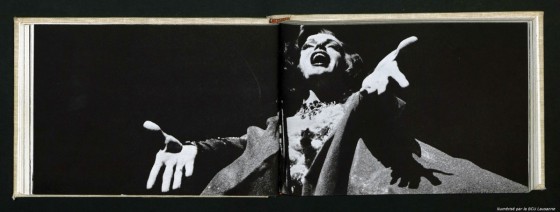 J'aime le Music-Hall, photo Yvan Dalain, graphisme Jacques Plancherel, Lausanne, Editions Rencontre, 1962, p. 70-71.
